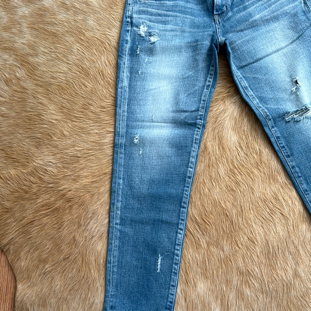 Moussy Distressed Blue Jeans for Women - Picture 6 of 7